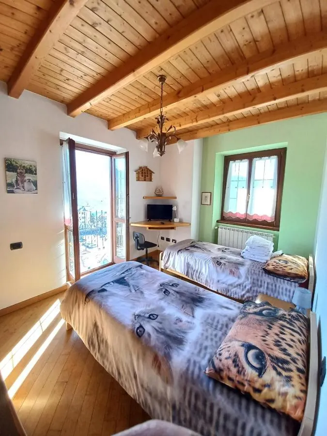 casa vacanza da ghislin Teglio 0*,  Italia